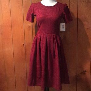 LuLaRoe Amelia dress maroon sparrows Small BNWT